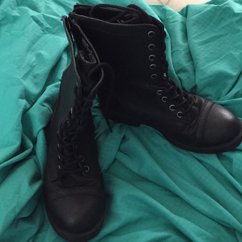 Joe Boxer zip up combat boots